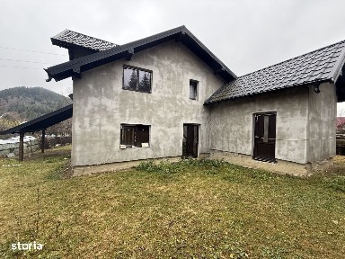 Casa Sucevița | 4.000 mp teren | Zonă liniștită
