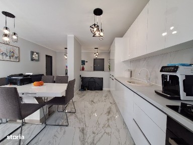 Apartament cu 2 camere, 55 mp, balcon, zona Eroilor