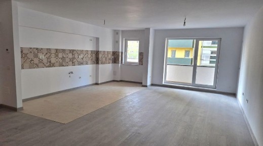 Apartament nou cu 3 camere in Tractorul