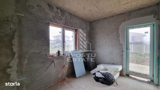 Casa individuala de vanzare la cheie, teren 570mp, Giarmata
