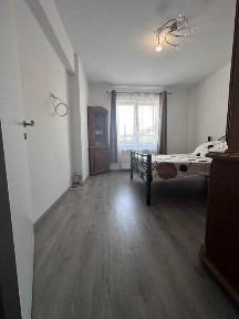 vand apartament 2 camere