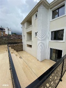 Vila - Bloc modern de 11 camere zona Centrul Civic, Onix