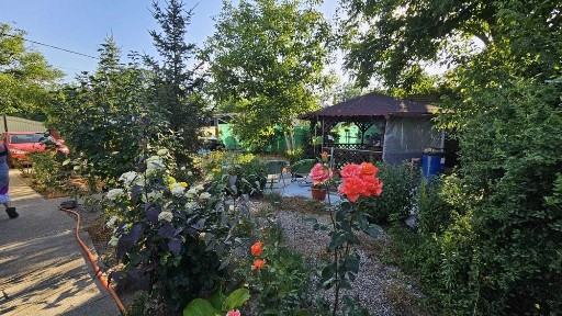 Vilă spațioasă de vânzare - 50 km de București, 15 km de Ploiești