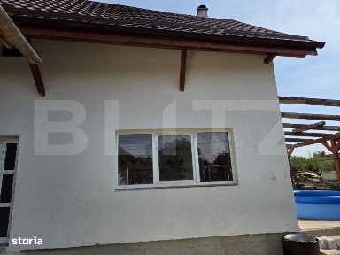 Casa de vanzare - 120 mp, 3 camere + living, terasa, parcare-Sannico