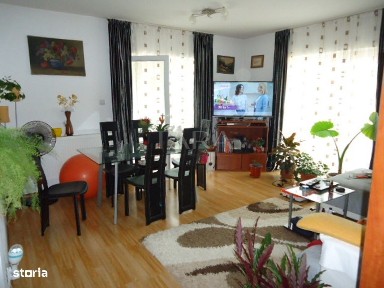 Apartament cu 3 camere de vânzare, zona Muzeul Apei.