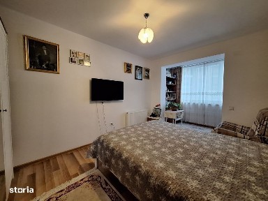 Apartament cu 3 camere, 65 mp, terasa,parcare, zona Eroilor