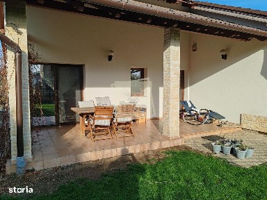 Casa moderna 3 camere 2 bai teren 790mp zona Cetate