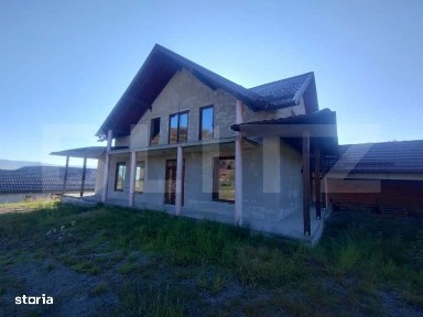Casa 5 camere,2 nivele,150 mp,1500 mp de teren,zona Dealu Jelnei