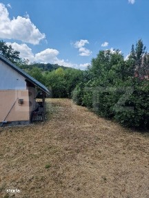 Casa cu 4 camere, 100 mp,si teren 700mp, zona Leoni