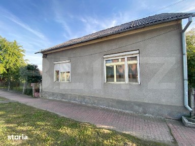Casa cu teren 10 ari, 2 anexe si dublu front stradal - Beclean