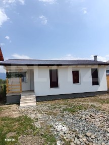 Casa de vanzare - Livezile, str. principala