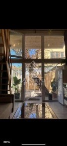 Apartament inedit la casa cu curte proprie!