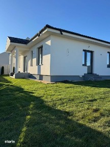 Casa parter, 111 mp utili, 400 mp teren, zona Metro