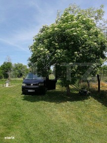 Casa demolabila, 50 mp, cu 1800 mp teren, zona Cosoveni