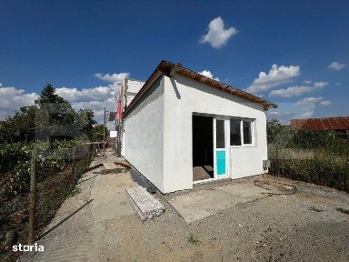 Casa P + 1 de 100 mp utili, cu 300 mp teren in zona Preajba sat