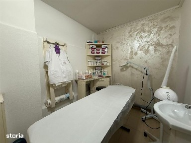 Spațiu Comercial - Elegant la Stradă Principală - cu Te