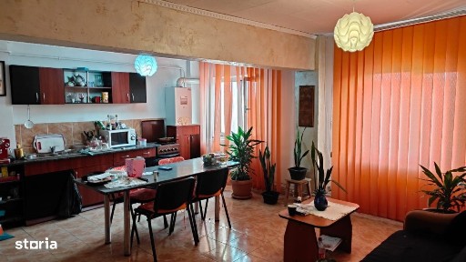 Apartament 3 camere decomandat, 65 mp, zona Bals