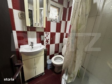 Casa de vanzare, cu 3 camere, 74 mp utili, zona Lucian Blaga