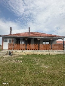 Casa la rosu 3 camere, 142mp, 585 mp teren, zona Cionchesti