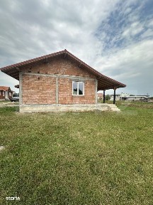 Casa la rosu 3 camere, 144 mp, 584 mp teren, zona Cionchesti