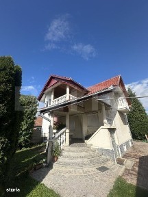 Casa de vanzare, 195 mp, 1100 mp teren, zona Lucian Blaga