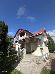 Casa de vanzare, 195 mp, 1100 mp teren, zona Lucian Blaga
