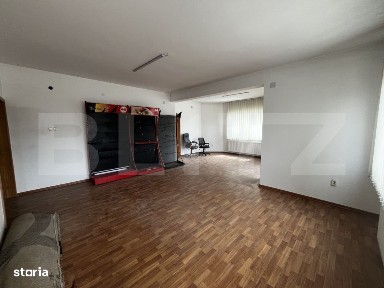 Casa de vanzare in Lazuri, ideala si pentru investitii
