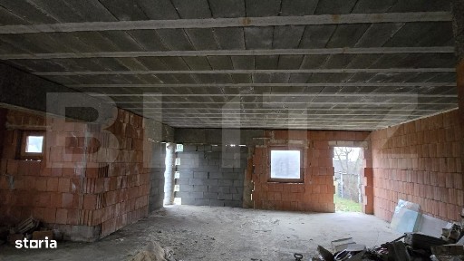 Casa la rosu, 191mp, teren 471mp. Viile satu Mare