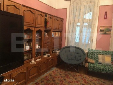 De vanzare casa, 250 mp, doua fronturi, zona Centrala
