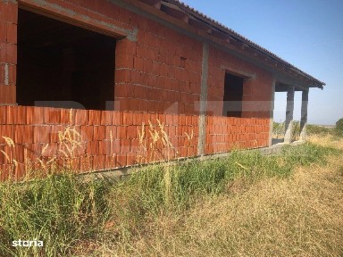 Casa la Rosu, 190 mp, teren 1657 mp, central, zona Viile Satu Mar