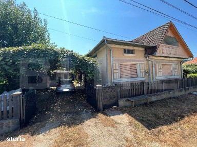 Casa in Pomi cu acoperis nou, Jud. Satu Mare