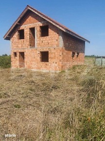 Casa de vanzare, 120 mp, cu 1500 mp teren, zona Lazuri