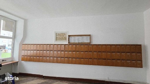 Ap 1 cam de vânzare str Cazaban, cart. Iosia