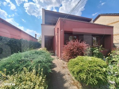 Casa compusa din doua apartamente, de vanzare, cu 8 camere, 255 mp, zo