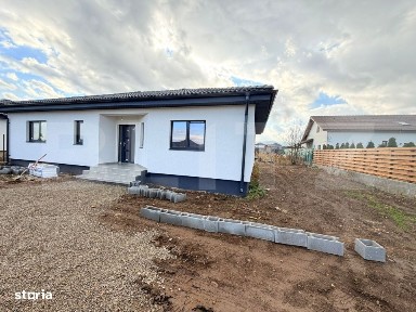 Casa de vanzare in cartierul Izvor, comuna Tarlungeni, la doar 3 km de