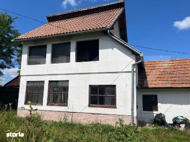 Casa cu parau in spatele curtii in Prejmer, ideala pentru investitie