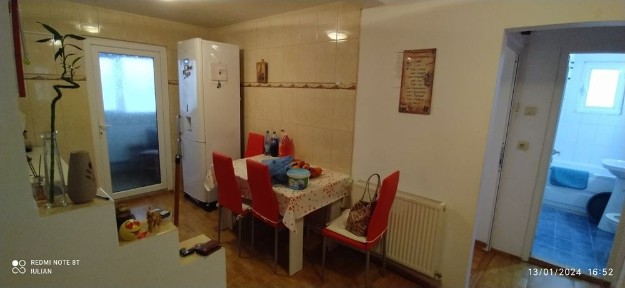 Vănd Apartament în Rovinari sau schimb cu o casă.