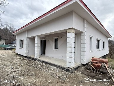 Casa moderna, aproape de oras