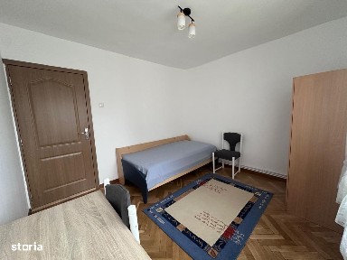 Apartament cu 4 camere, balcon și lift în Tudor Vladimirescu