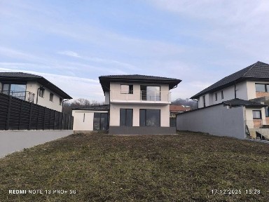 Casă eficienta energetic 124mp+Garaj32mp utili, Teren drept 583mp!