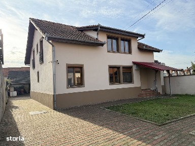 Investitie sau Locuit complex rezidential 4 apartamente cu 3 cam zona