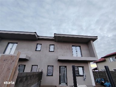 Duplex spatios - zid dublu despartitor - zona in plina dezvoltare.