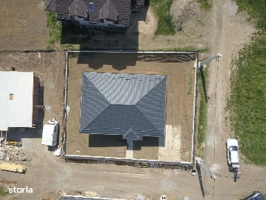 Casa noua la intrare in Curtesti