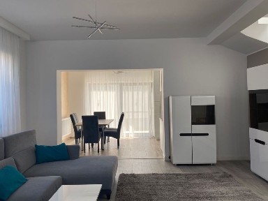 Inchiriez vila in zona Ford, Craiova