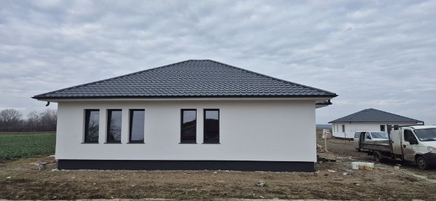 Vind casa noua in Satu Mare str Dara