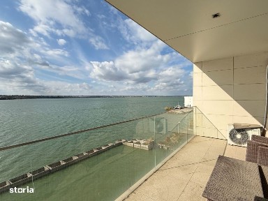 Tudors Residence - Studio cu vedere frontala la lac.