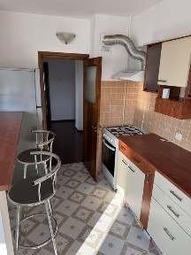 Inchiriez apartament 3 cam ultracentral