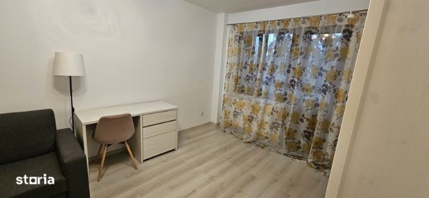 Închiriez apartament cu 2 camere