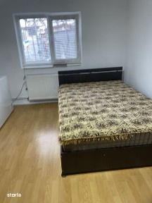 Inchiriez camera la curte dn ghica