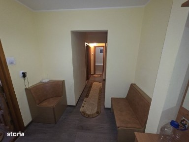 De inchiriat apartament 3 camere etaj 3 Micro 17 zona piata rusilor